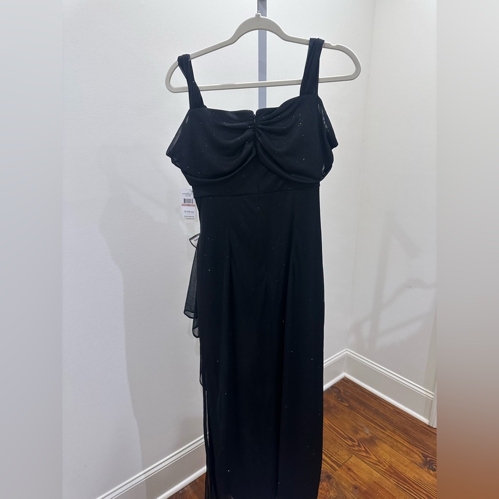 Elegant Black Evening Gown - Picture 8 of 9